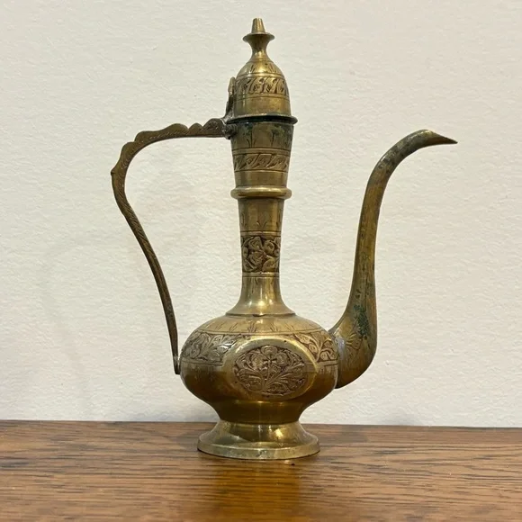 Vintage Solid Brass Teapot Genie Lamp Pitcher Made in India Ornate Etched Floral - Picture 15 of 15